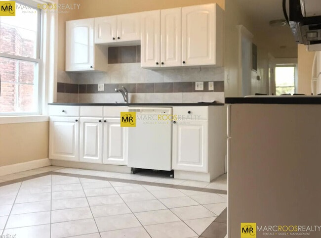 Building Photo - 4 Litchfield St