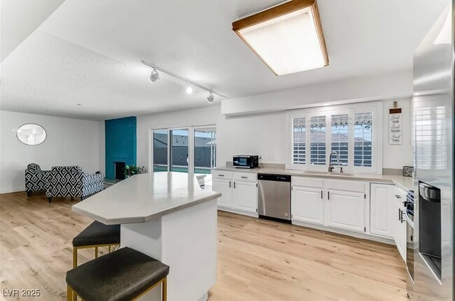 Building Photo - 4765 Monterrey Ave