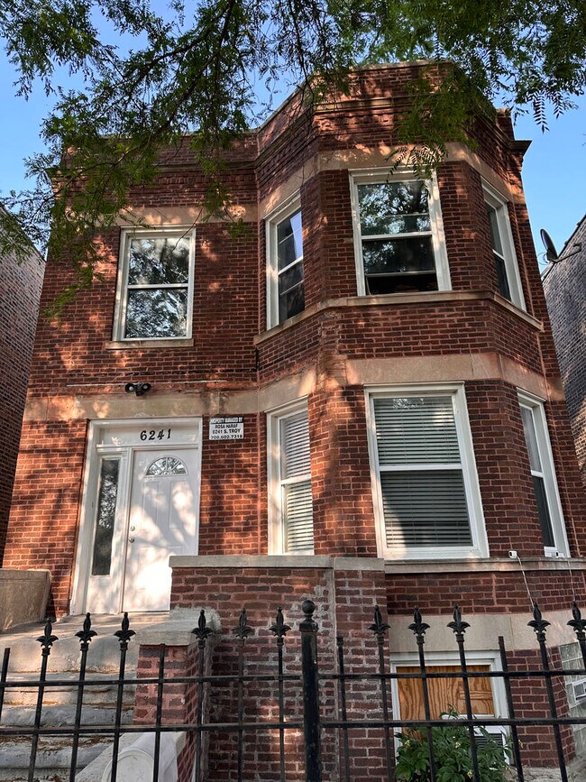 Building Photo - 6241 S Troy St