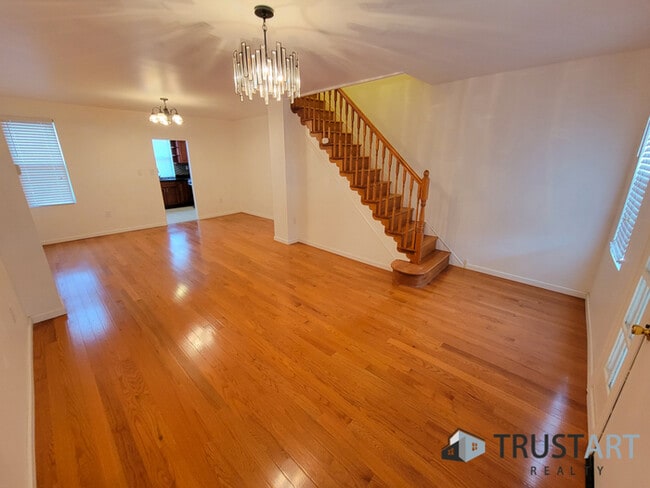 Building Photo - 3 bedroom house in Tacony