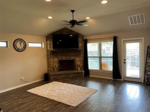 Foto del edificio - 1410 Lauren Ln