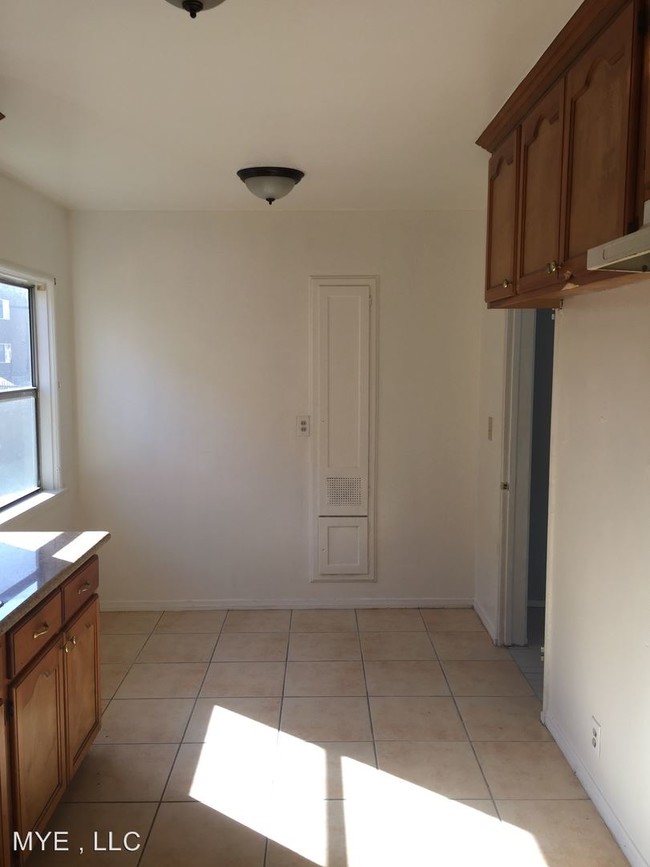 Building Photo - 1 br, 1 bath Apartment - 7834 Crocker St