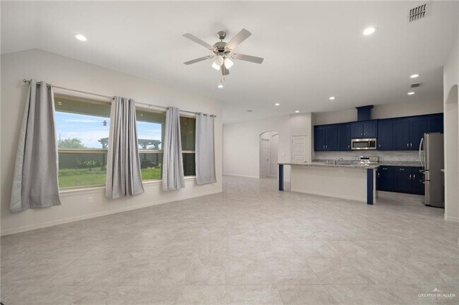 Building Photo - 21 Escondido Pass