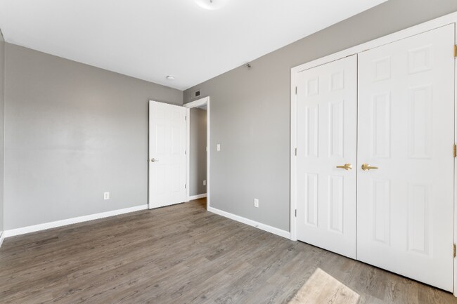 Foto del edificio - 527 Grant Ave