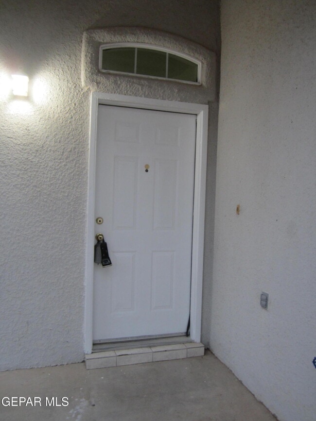 Building Photo - 12521 Tierra Serena Dr