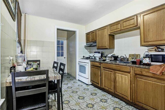 Foto del edificio - 433 74TH St