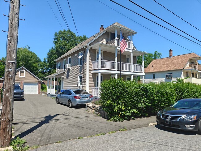 Building Photo - 296 Hillside Ave