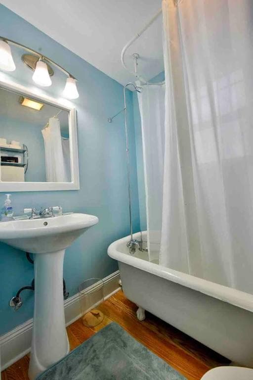 Building Photo - 1925 Iberville St