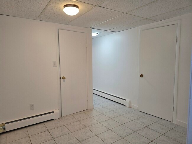 Building Photo - 22 Conant St
