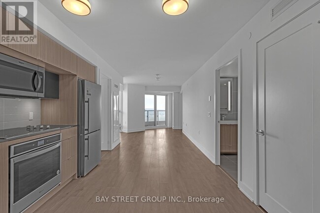 Photo du bâtiment - 585 Bloor St E