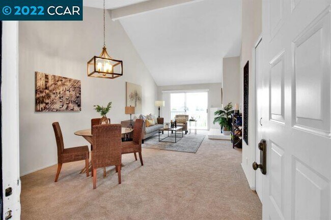 Foto del edificio - 565 Lori Dr