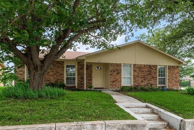 Foto del edificio - 5801 Redwood Ln