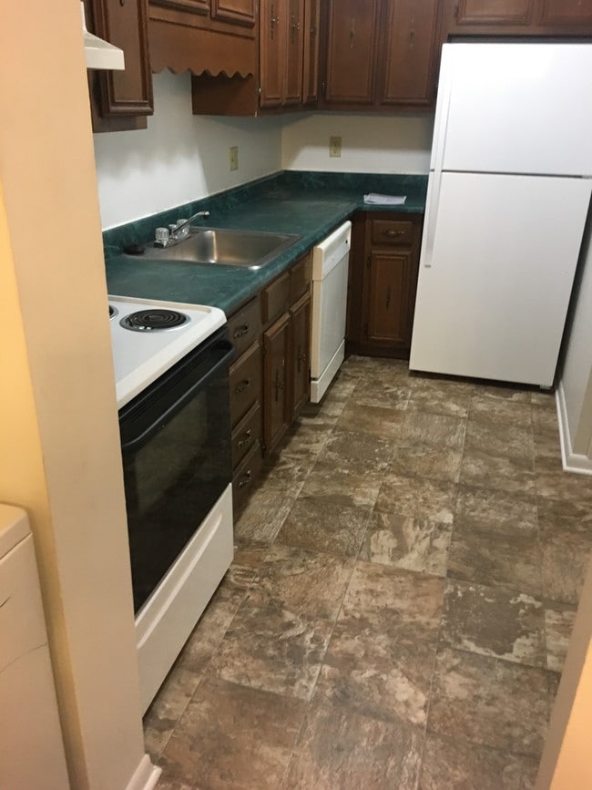 Kitchen - 232 6th Ave