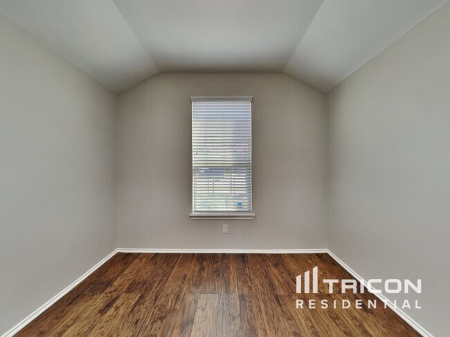 Building Photo - 23319 Dukes Run Dr