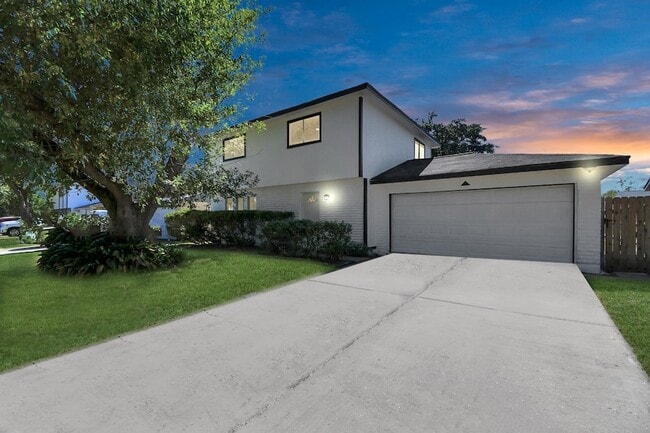 Building Photo - 9912 Cardinal St