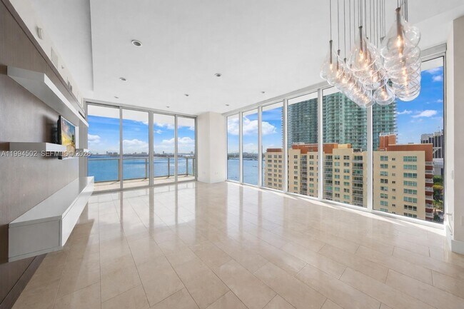 Foto del edificio - 2020 N Bayshore Dr