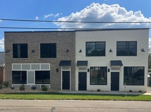 Building Photo - 1939 Fort Robinson Dr