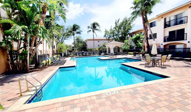 pool - 2033 SE 10th Ave
