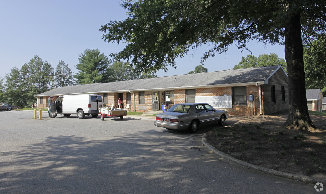 Primary Photo - Northgate Manor Apartments