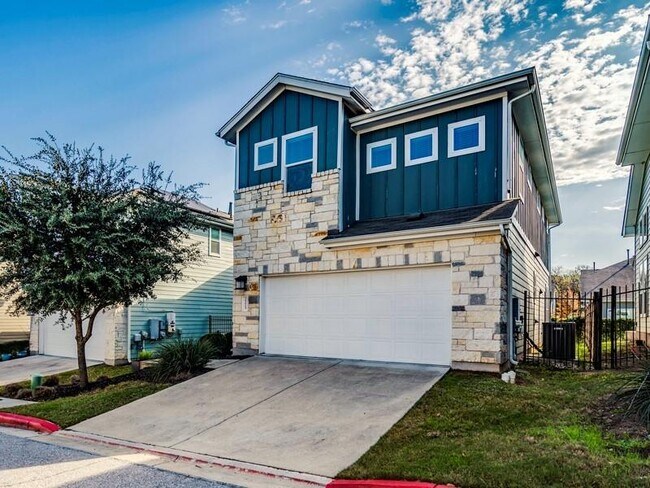 Building Photo - 2215 Capulet St