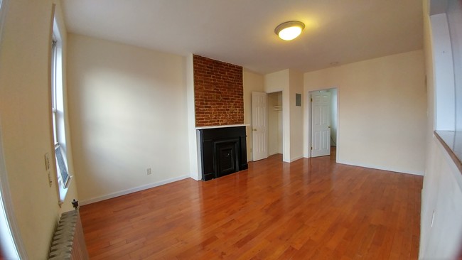 Building Photo - 556 17th St