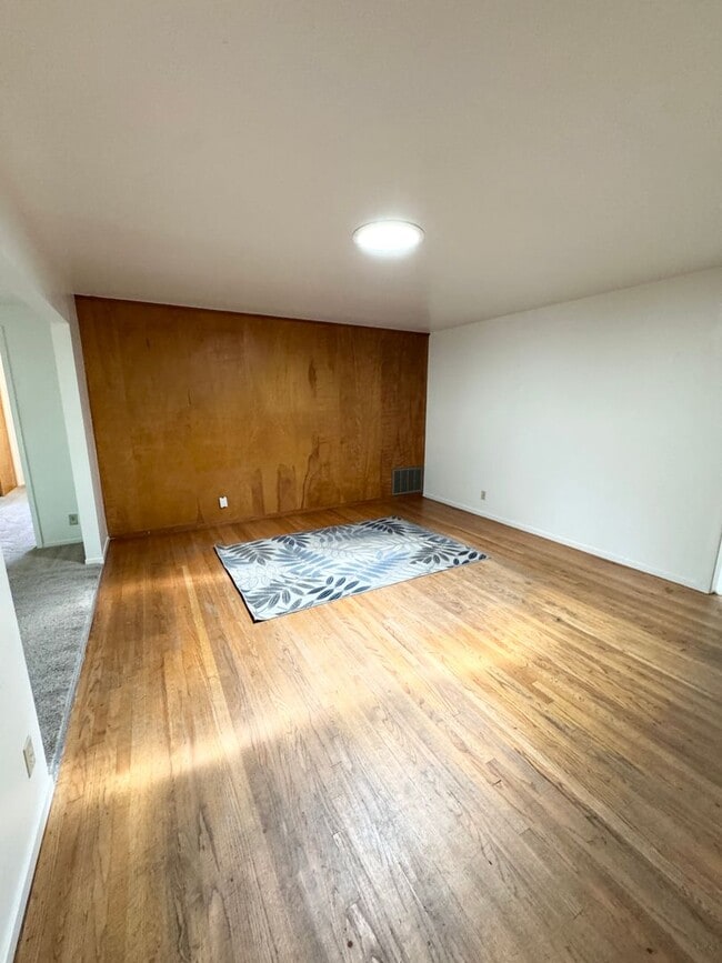 Building Photo - 4 Bedroom, 2 Bath River Park Home – Cul-de-Sac Location | Sacramento, CA