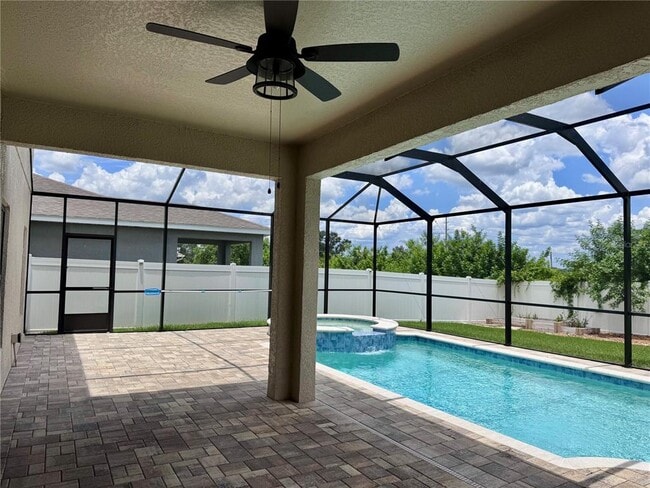 Building Photo - 1625 Emerald Hill Way