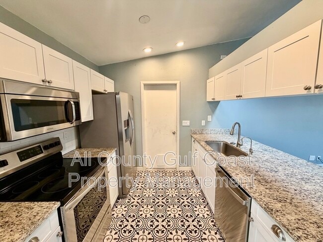 Building Photo - 8035 56th Ct E