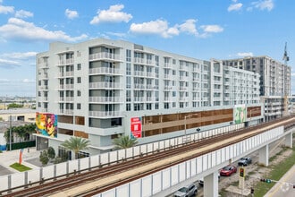 Building Photo - 1025 Metro