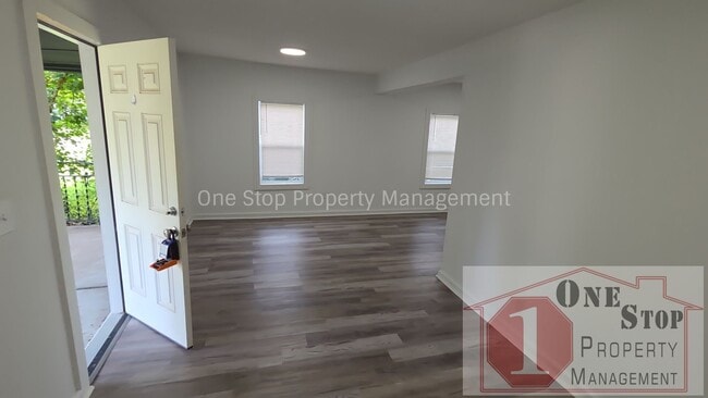 Building Photo - 807 S Hardy Ave