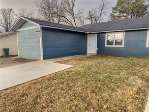 Building Photo - 804 N 30th St