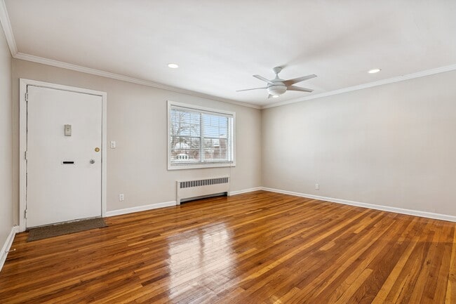 Building Photo - 6A W Roselle Ave