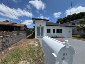 Building Photo - 3038 NW 51st Terrace