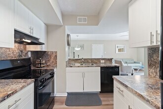 Building Photo - Palmetto Place