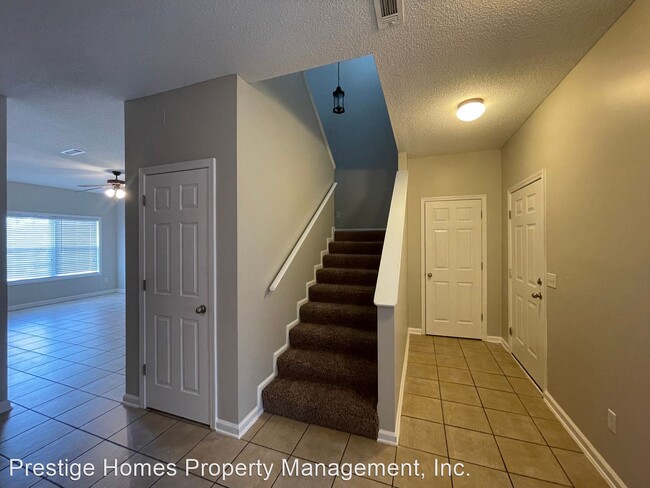 Building Photo - 3 br, 2.5 bath House - 43 Courtyard Way