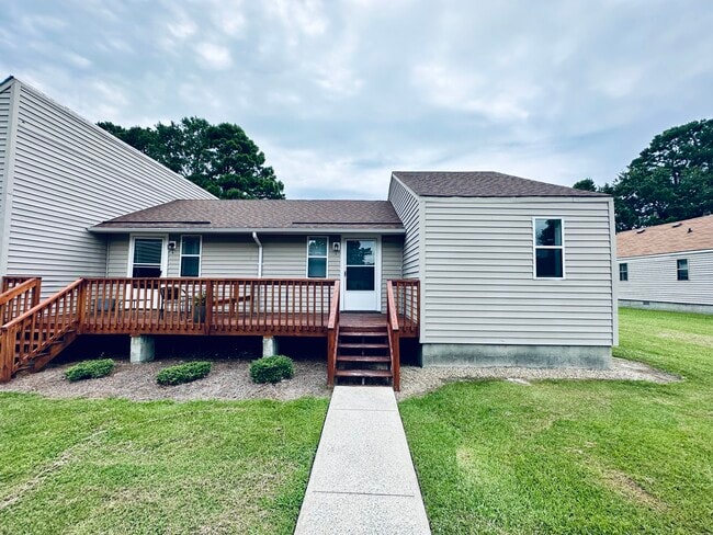 Building Photo - 104 Juniper Ln