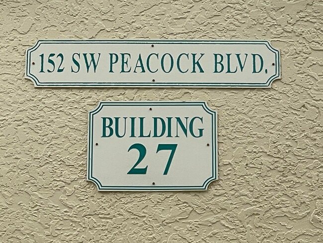 Building Photo - 152 SW Peacock Blvd