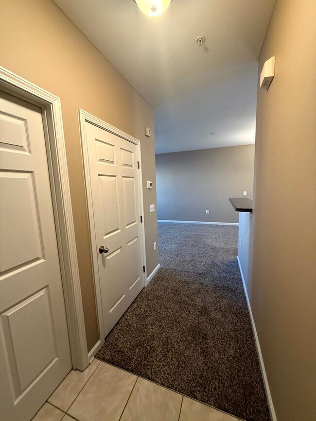 Foto del edificio - 635 Marshtree Ln