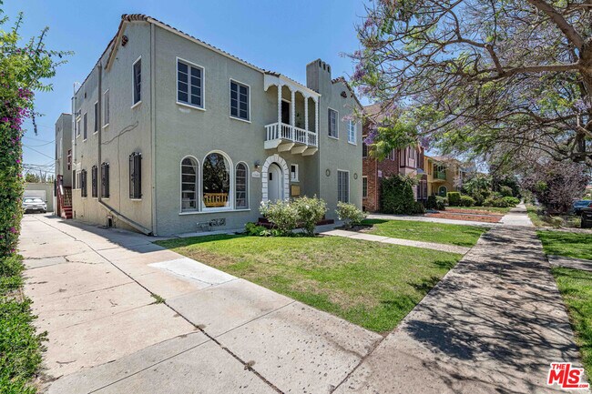 Foto del edificio - 1040 S Cloverdale Ave