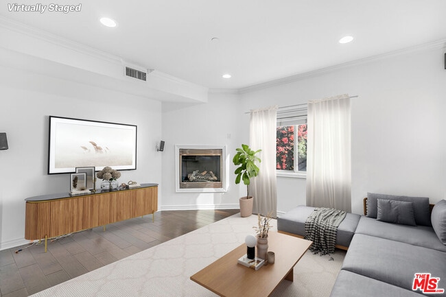 Building Photo - 11504 Moorpark St