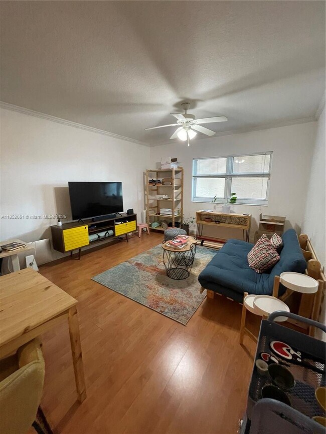 Foto del edificio - 2665 SW 37th Ave