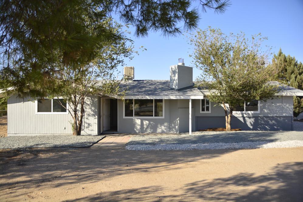 Foto principal - 18240 Catalpa St