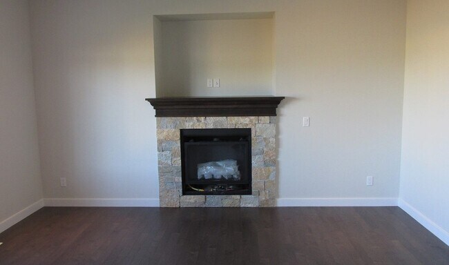 Building Photo - 3 Bed 3 Bath Unit in Olds, AB
