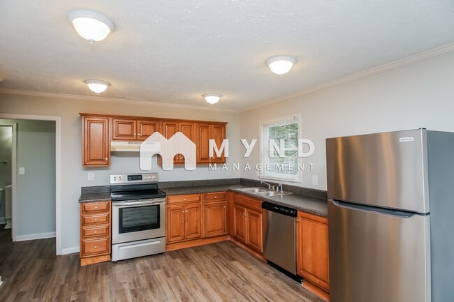 Building Photo - 1027 River Bend Ct
