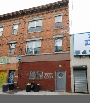 Foto principal - 1225 McDonald Ave