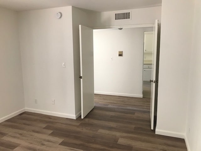 Building Photo - 15215 W Magnolia Blvd