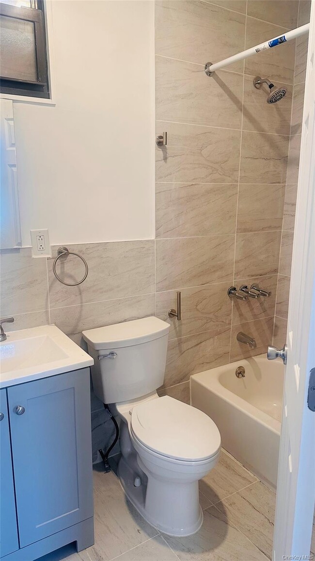 Building Photo - 1233 Glenmore Ave