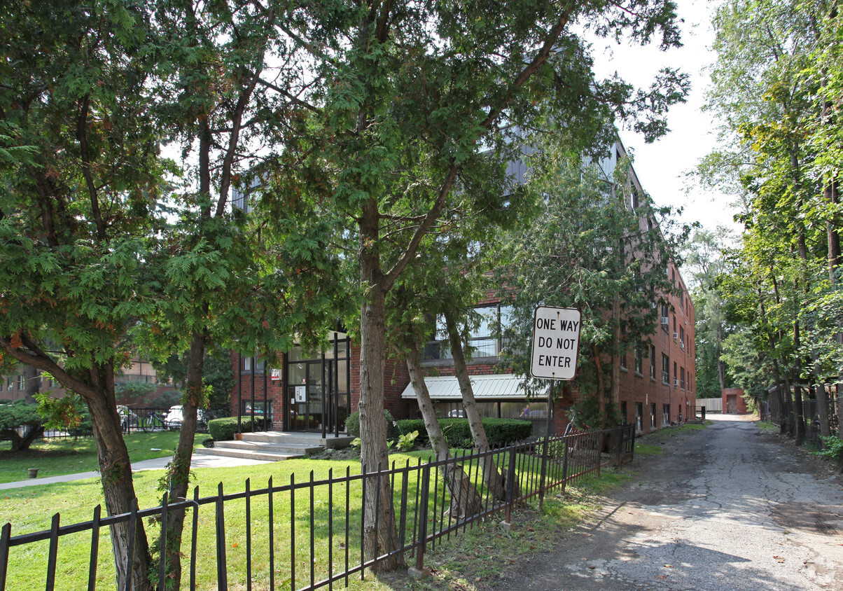 Building Photo - Davick Court