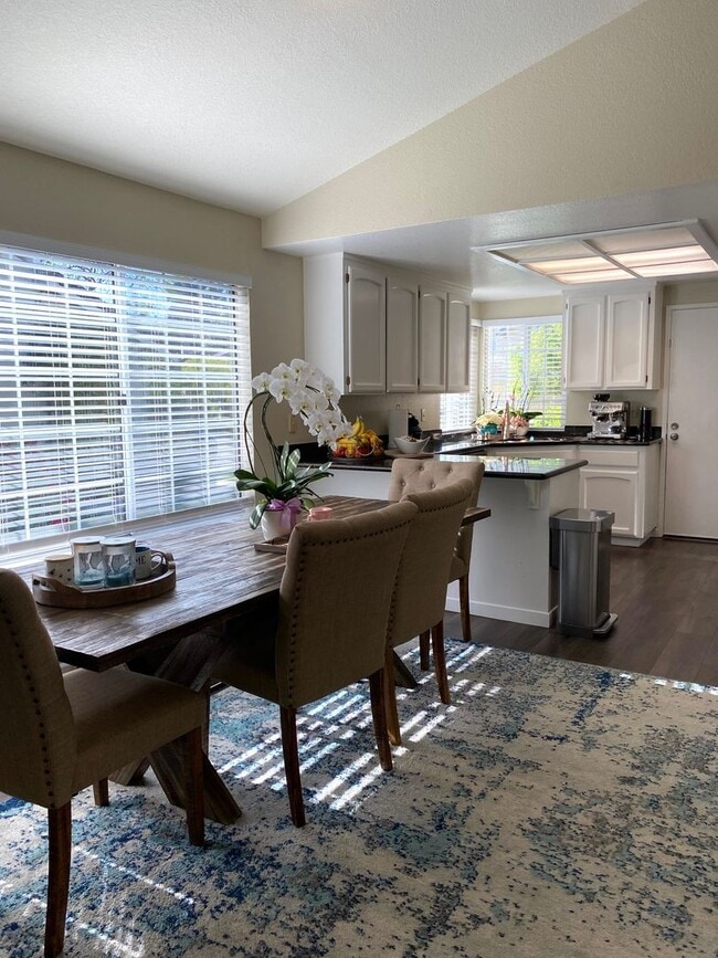 Building Photo - 3BR/2BA Single Story Home in Quiet Pleasanton Cul-de-Sac, hardwood floors. Near Top Schools!