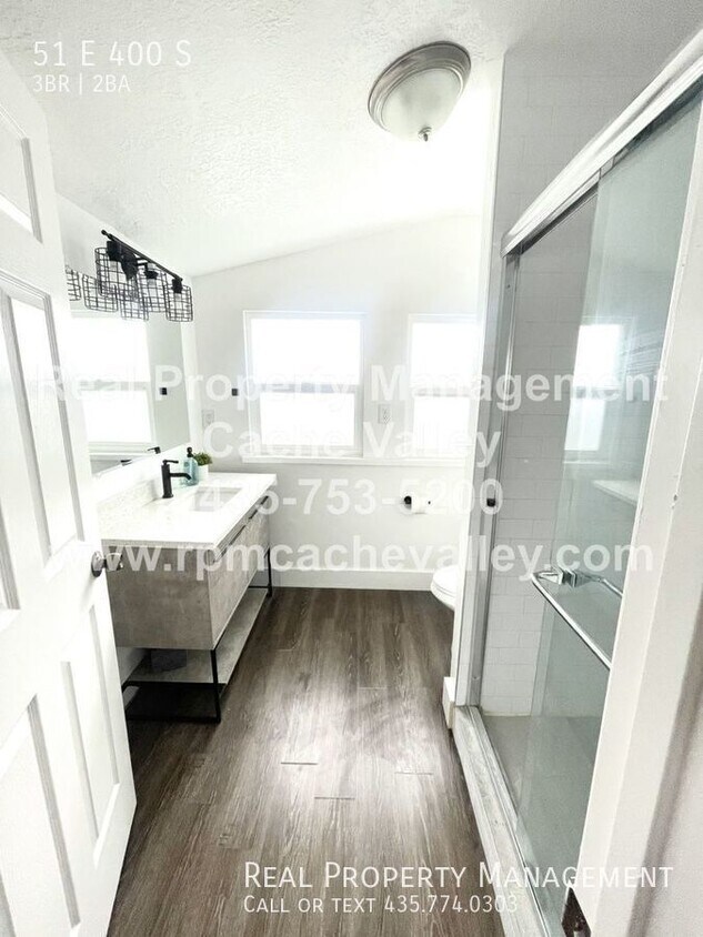 Building Photo - 51 E 400 S